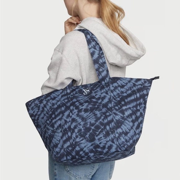 Victoria’s Secret NWT Tie Dye Blue Large Weekender Zipper Tote Shoulder Bag - Picture 1 of 10